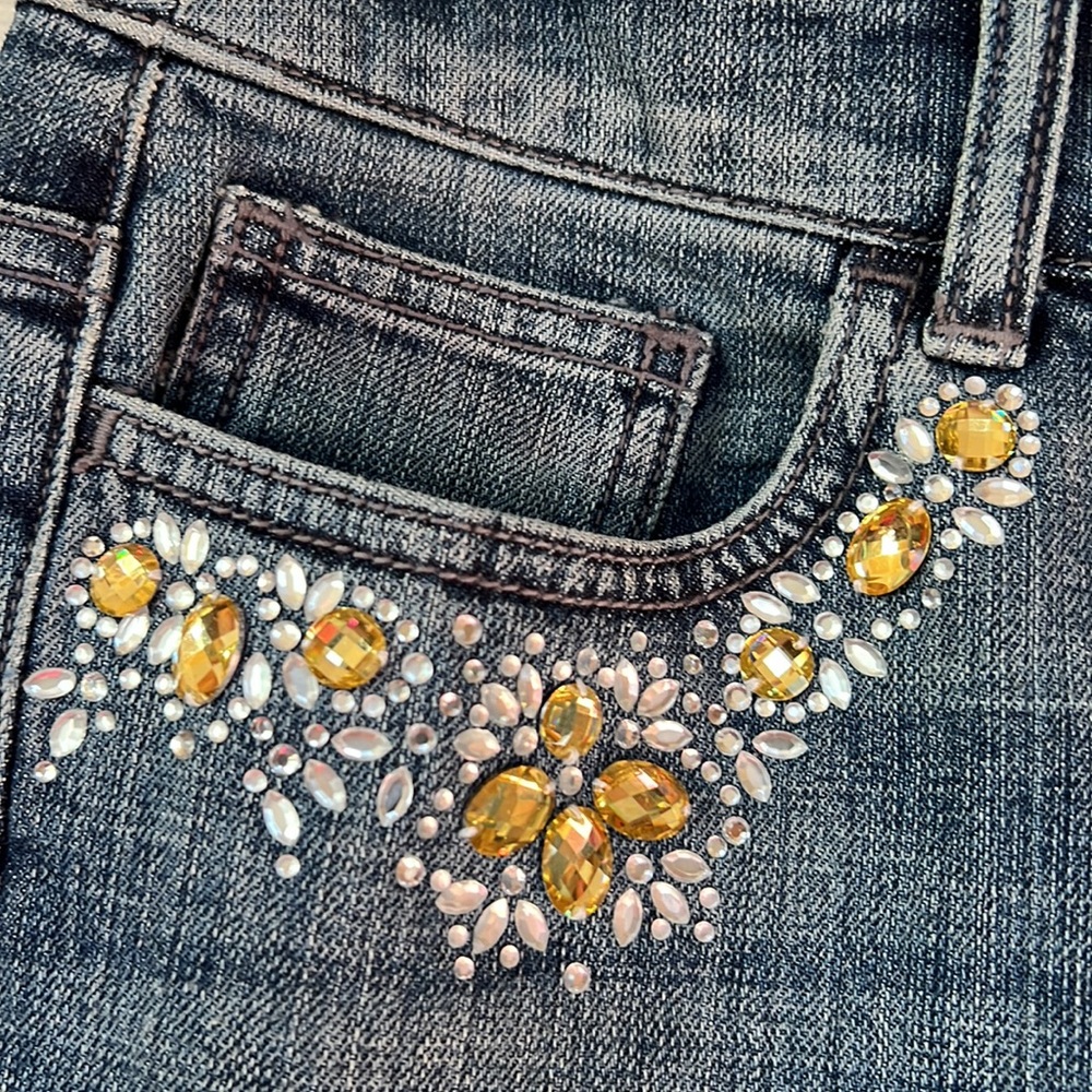 NWT Chicos Platinum Embellished Jeans - Picture 2 of 10